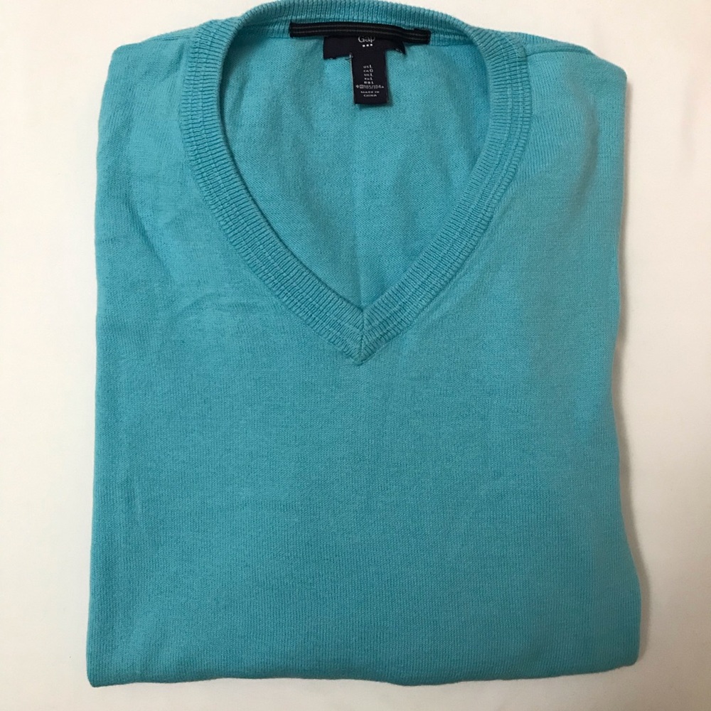 Gap v-neck sweater L